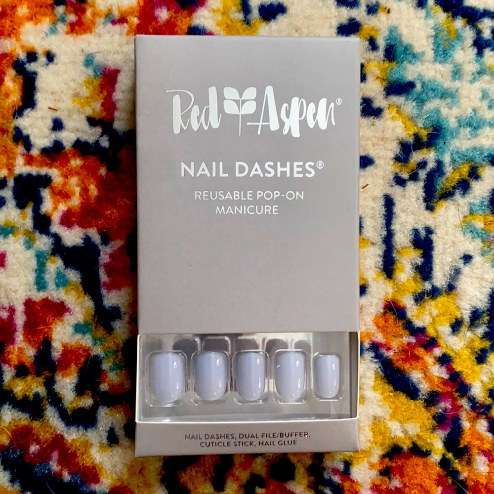 Red Aspen Reusable Pop-On Manicure